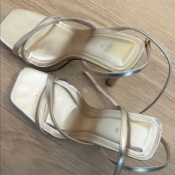 Zara Women's Metallic Gold Heels - Picture 3 of 6